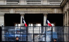 Conselho Constitucional francês valida o essencial da revisão da lei das pensões