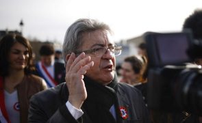 Oposição francesa determinada em prosseguir combate contra a reforma das pensões