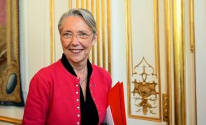 Reforma das pensões em França é 