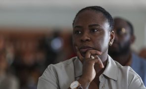 Angola prepara emissão de mil milhões mas aguarda condições favoráveis - Ministra