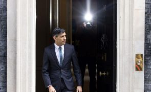 Primeiro-ministro britânico investigado por alegado conflito de interesses