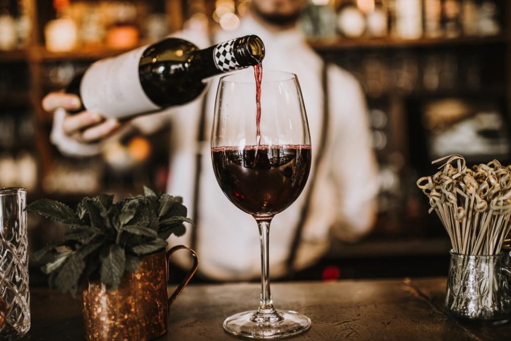 Descubra os benefícios do vinho tinto para a libido
