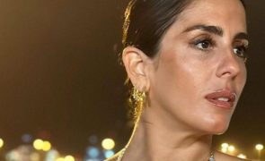 Anabel Pantoja só gosta de tomar banho na piscina de uma maneira