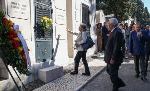Valores de Mário Soares marcaram os 50 anos de história do PS -- António Costa