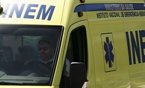Bebé não espera e mãe dá à luz na autoestrada
