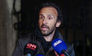 Stop mantém greve nas escolas com proposta da tutela de 