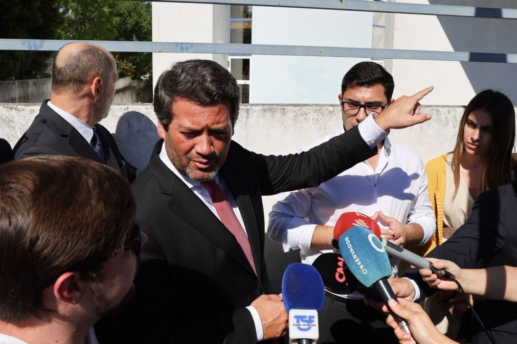 TAP: Ventura pede a Costa para avaliar continuidade do ministro da Finanças