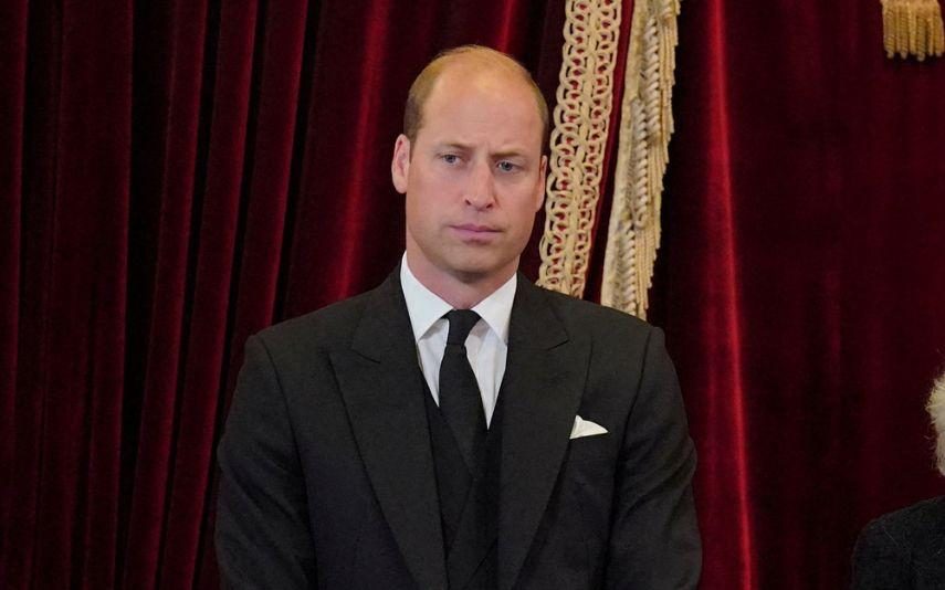 Príncipe William - Protagoniza momento hilariante durante visita a restaurante indiano