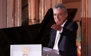 Chico Buarque dedica Prémio Camões a 