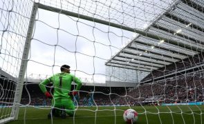 Futebolistas do Tottenham querem devolver dinheiro aos adeptos após goleada