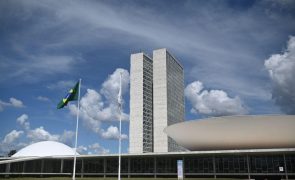 Bolsonaro começou a ser ouvido pela polícia sobre ataques em Brasília