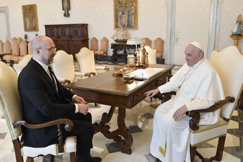 Primeiro-ministro ucraniano convida Papa Francisco a visitar a Ucrânia