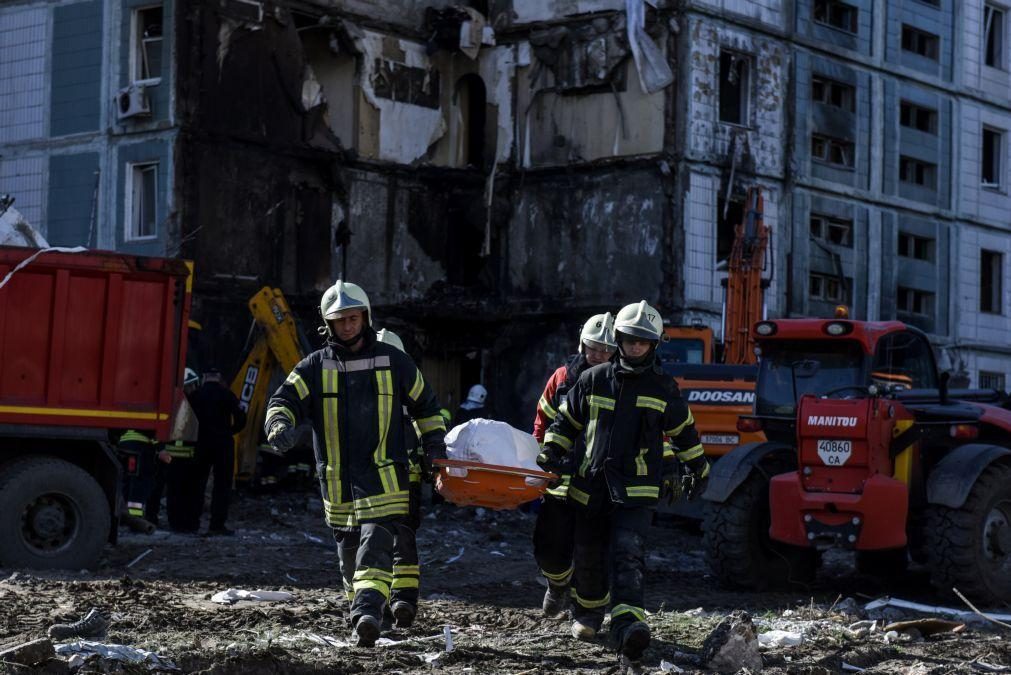 Pelo menos 21 mortos em ataque russo com mísseis na Ucrânia, segundo um novo balanço