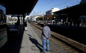 Greve na CP levou hoje à supressão de uma em cada cinco viagens programadas