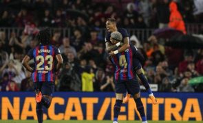 'Barça' goleia Betis para a Liga espanhola e já se 'sente' campeão