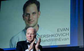 Biden pede libertação de jornalistas presos em jantar da imprensa na Casa Branca