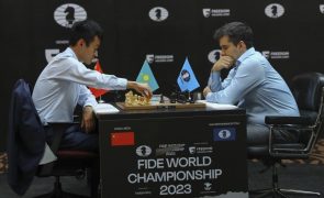 Ding derrota Nepomniachtchti e é o primeiro chinês campeão mundial de xadrez
