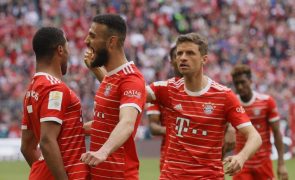 Bayern recupera liderança da Bundesliga mas não convence