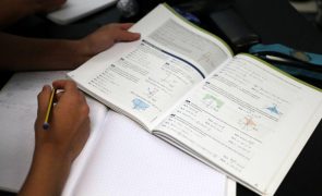 Arrancam provas de aferição com mais de 250 mil alunos a fazer provas digitais