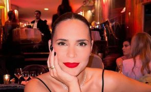 Olívia Ortiz 'Hipnotiza' fãs em biquíni: 