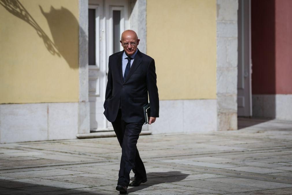 Presidente do parlamento português está hoje e quarta-feira em Kiev