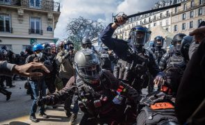 Pelo menos 540 pessoas foram detidas em França durante protestos do 1.º de Maio