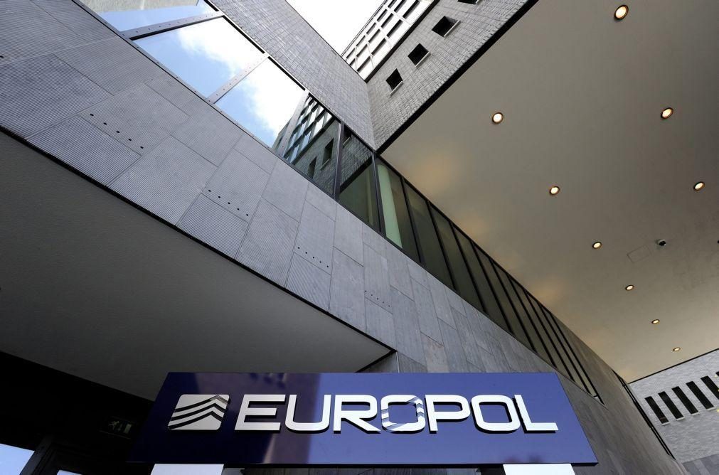 Europol detém 288 pessoas em operação contra tráfico de droga na 'dark web'