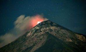 Erupção vulcânica no sul da Guatemala leva à retitada de mais de mil habitantes