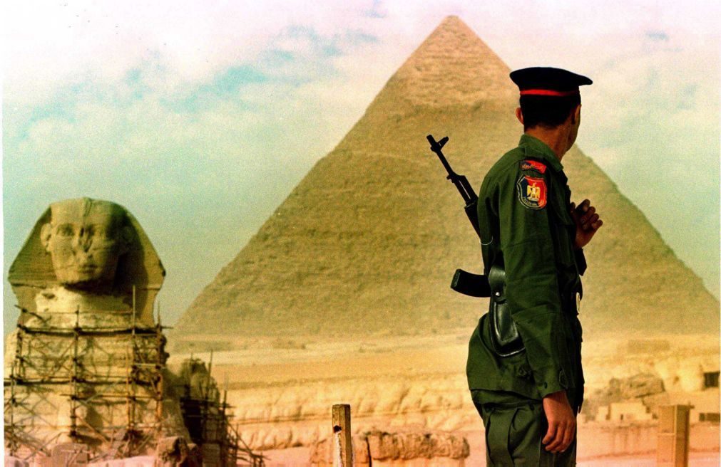 Arqueólogos descobrem câmara vazia na Grande Pirâmide de Queops no Egito