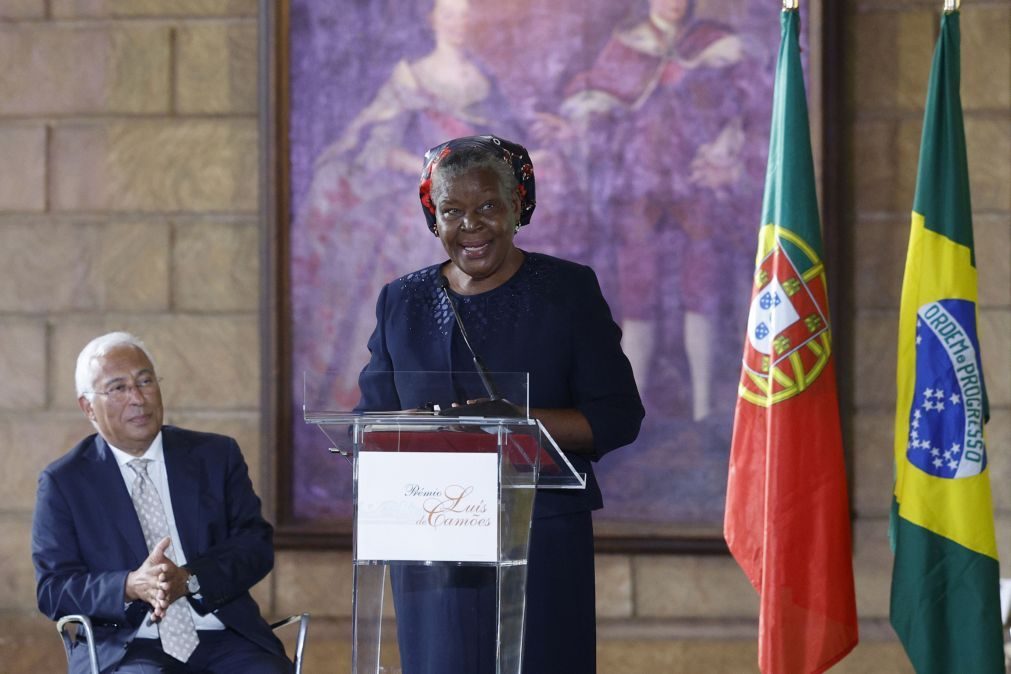 Escritora Paulina Chiziane pede descolonização da língua portuguesa