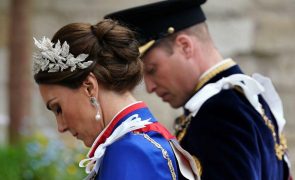 Kate Middleton - Vestida por famoso designer para a Coroação de Carlos III