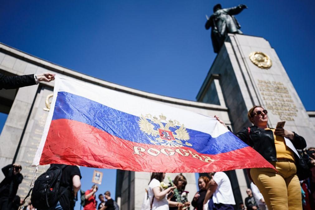 Tribunal de Berlim autoriza bandeiras russas em monumento à vitória sobre o nazismo