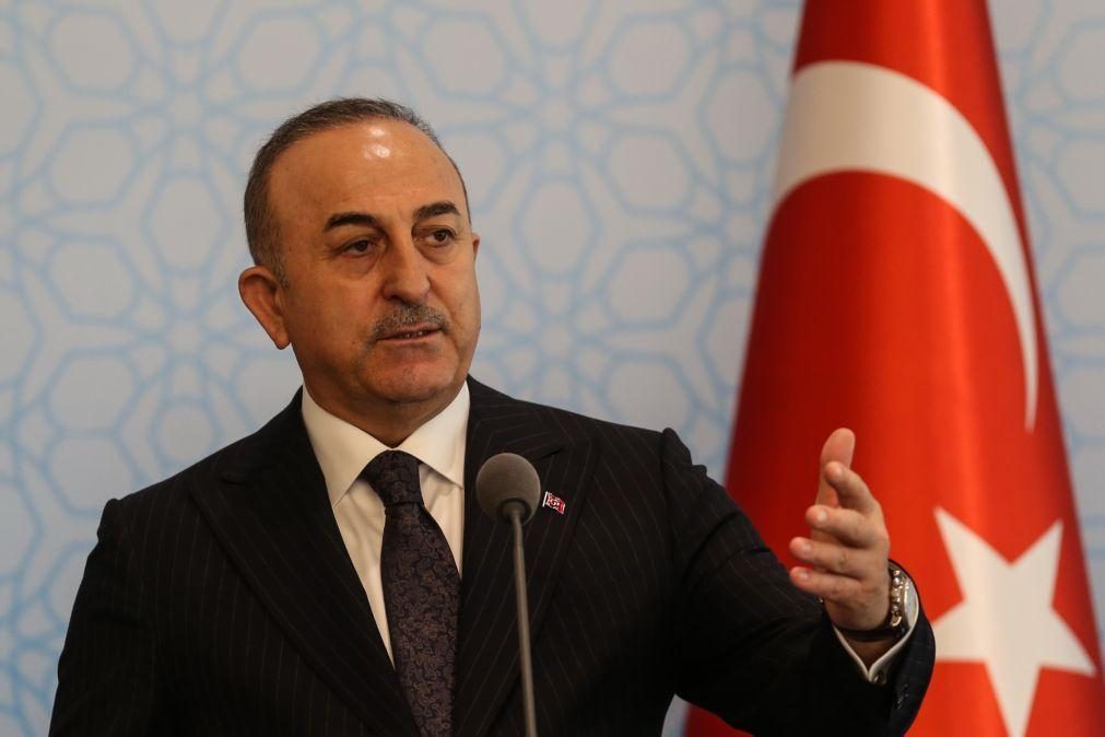 Governo da Turquia afasta-se do programa de sanções contra a Rússia