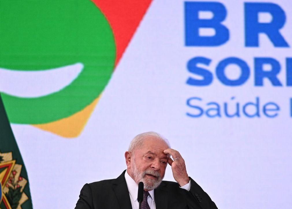 Lula assina lei de saúde bucal para fazer o Brasil