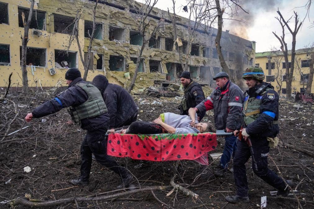 Prémios Pulitzer distinguem AP pela cobertura do cerco russo a Mariupol