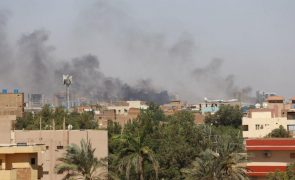 Confrontos no Sudão obrigaram mais de 700.000 pessoas a fugir