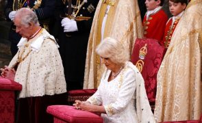 Winnie The Pooh - Visita o Castelo de Windsor na Coroação de Carlos III