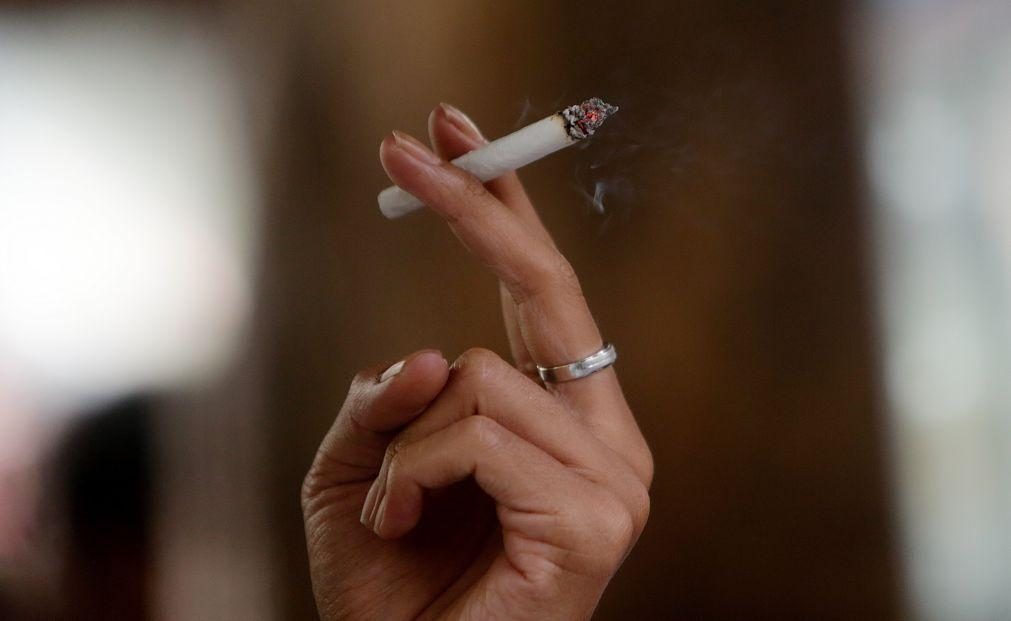 Proibida venda de tabaco em máquinas automáticas em 2025