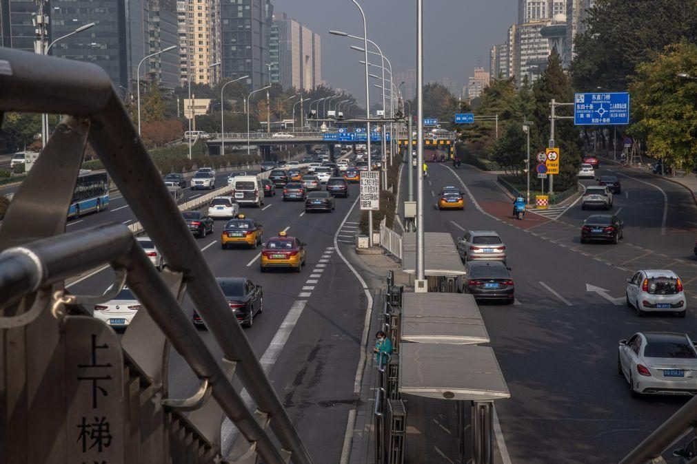 China vai adotar padrões de emissão mais rígidos para automóveis