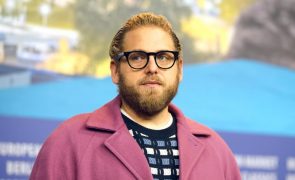 Jonah Hill surge irreconhecível e fãs dizem que parece personagem icónico de Tom Hanks