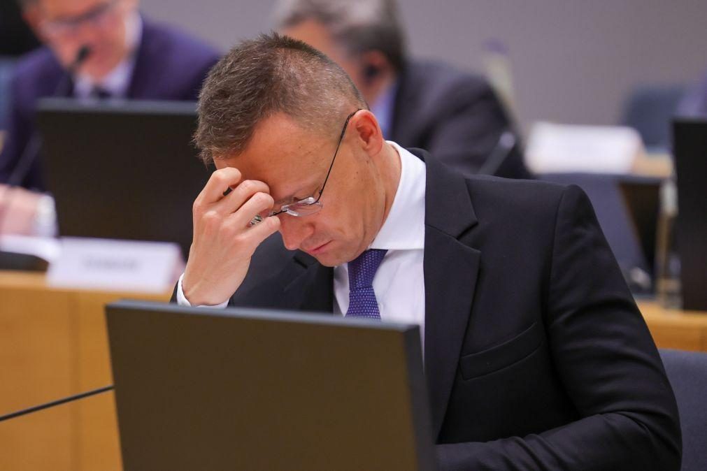 Hungria ameaça vetar novas sanções da UE contra a Rússia