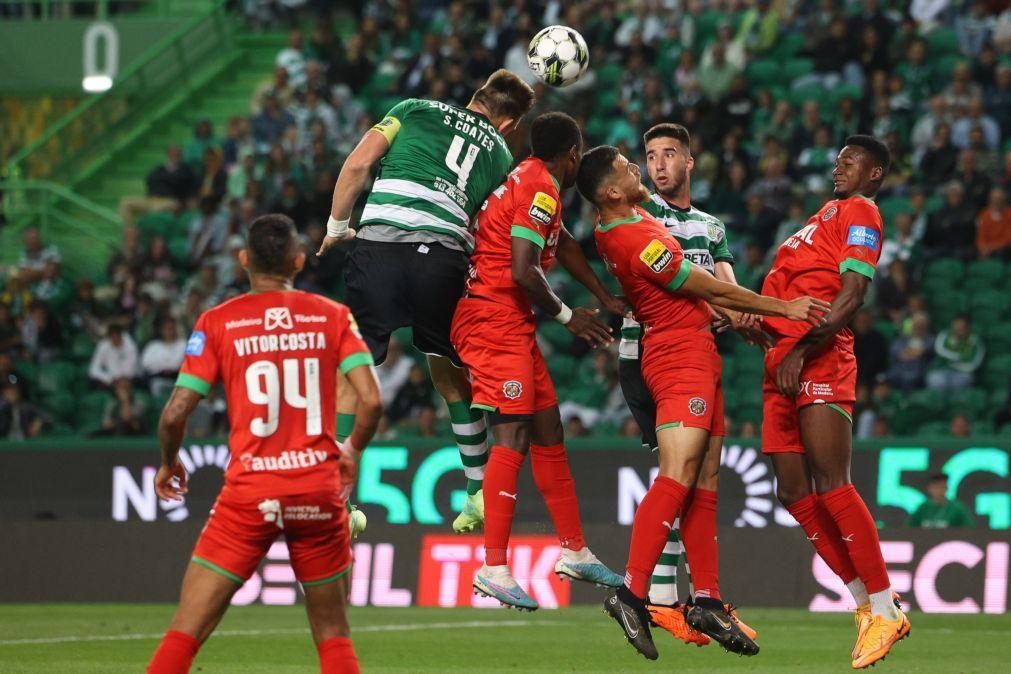 Sporting vence Marítimo com reviravolta na reta final da partida