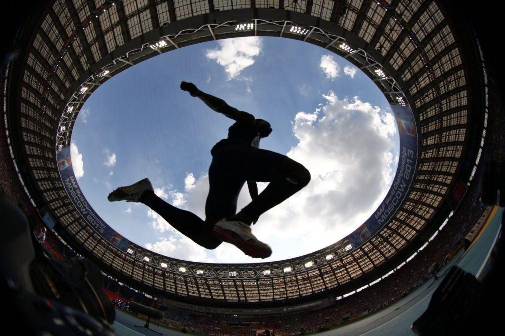 Jaydon Hibbert consegue ensaio de 17,87 metros no triplo salto aos 18 anos