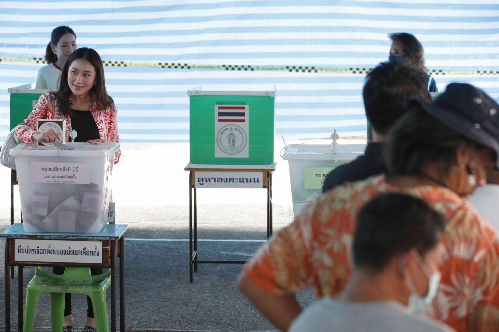 Sondagens à boca das urnas na Tailândia dão vitória à oposição