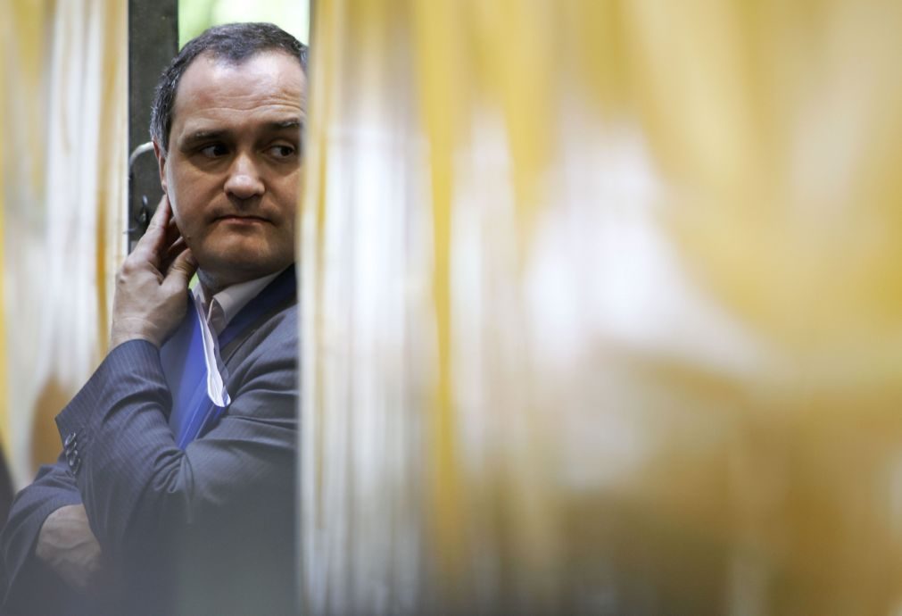 Votação na Turquia decorreu com normalidade e grande participação - Observador