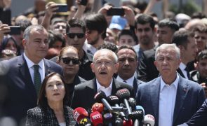 Líderes da oposição admitem vitória de Kemal Kiliçdaroglu na primeira volta das eleições na Turquia