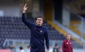 Selecionador feminino Francisco Neto renova com FPF até 2027