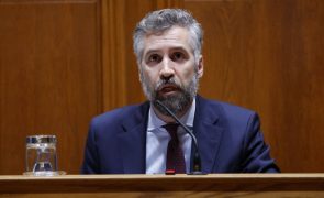 TAP: PS chumba pedido do PSD para prescindir de Pedro Marques e Pedro Nuno Santos na comissão de economia