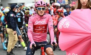 Giro: Ackermann vence 11.ª etapa, Thomas segue líder e João Almeida sobe a terceiro