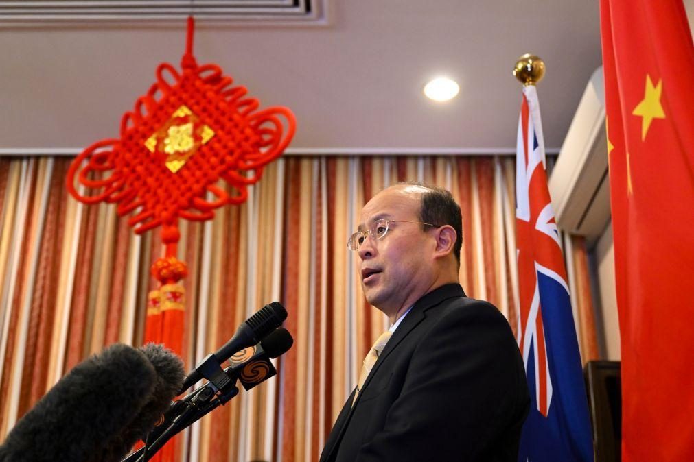 China põe fim a embargo de três anos à madeira australiana